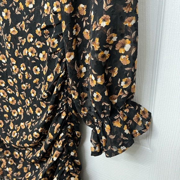 Worn once. Storia Mini Dloral Dress with Sheer Sleeves. - Picture 4 of 5